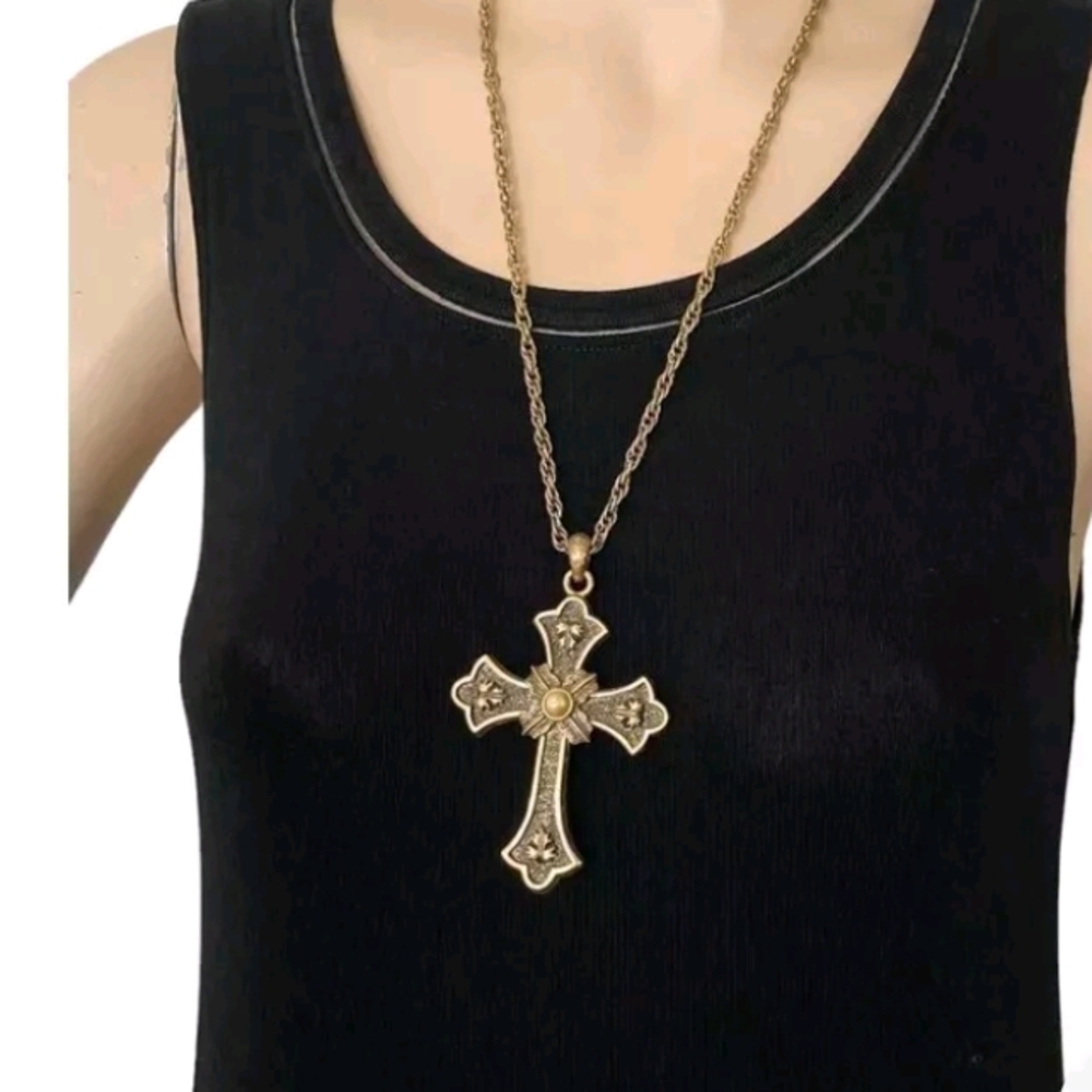 Sarah Cov Signed Gold Cross Pendant Necklace